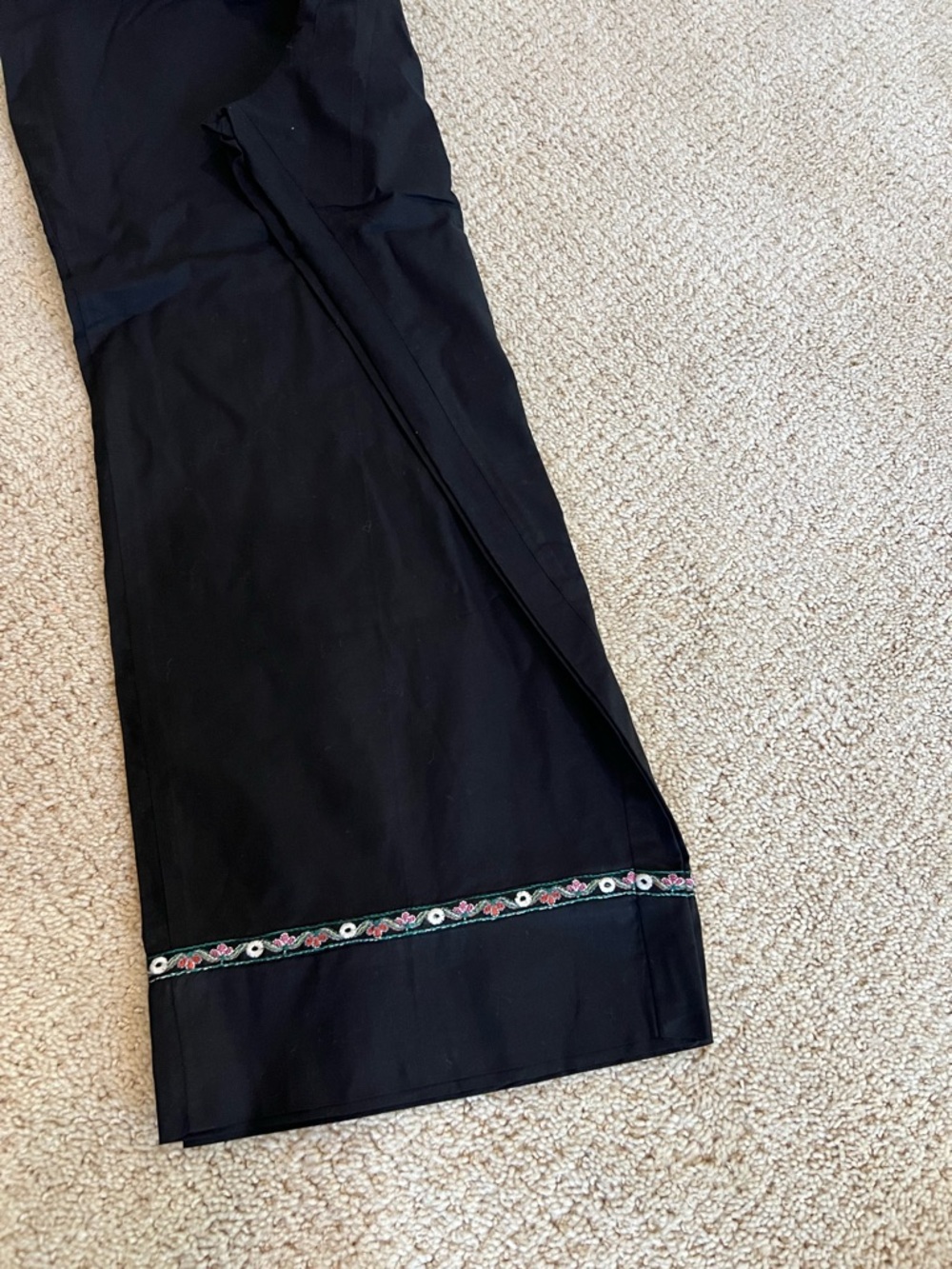 Hussain Rehar Embroidered lawn dress India Pakistani - Picture 12 of 12